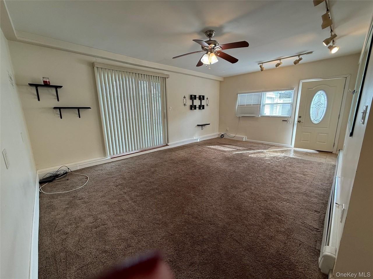 65 Gateway Dr - Photo 4 of 22