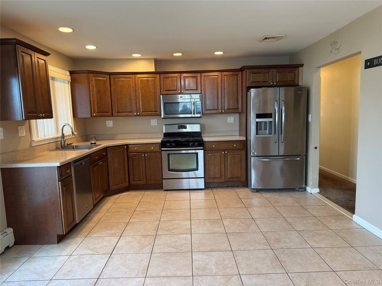 65 Gateway Dr - Photo 7 of 22