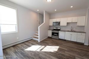 featured image of 14 Highland Blvd Apt 1b #1B