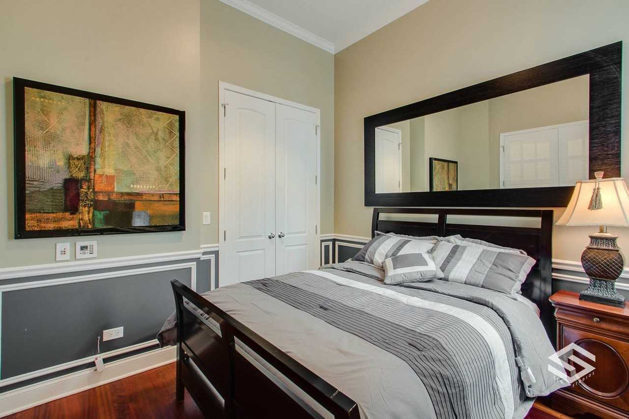 1419 W Chicago Ave Unit 3 #3 - Photo 7 of 16