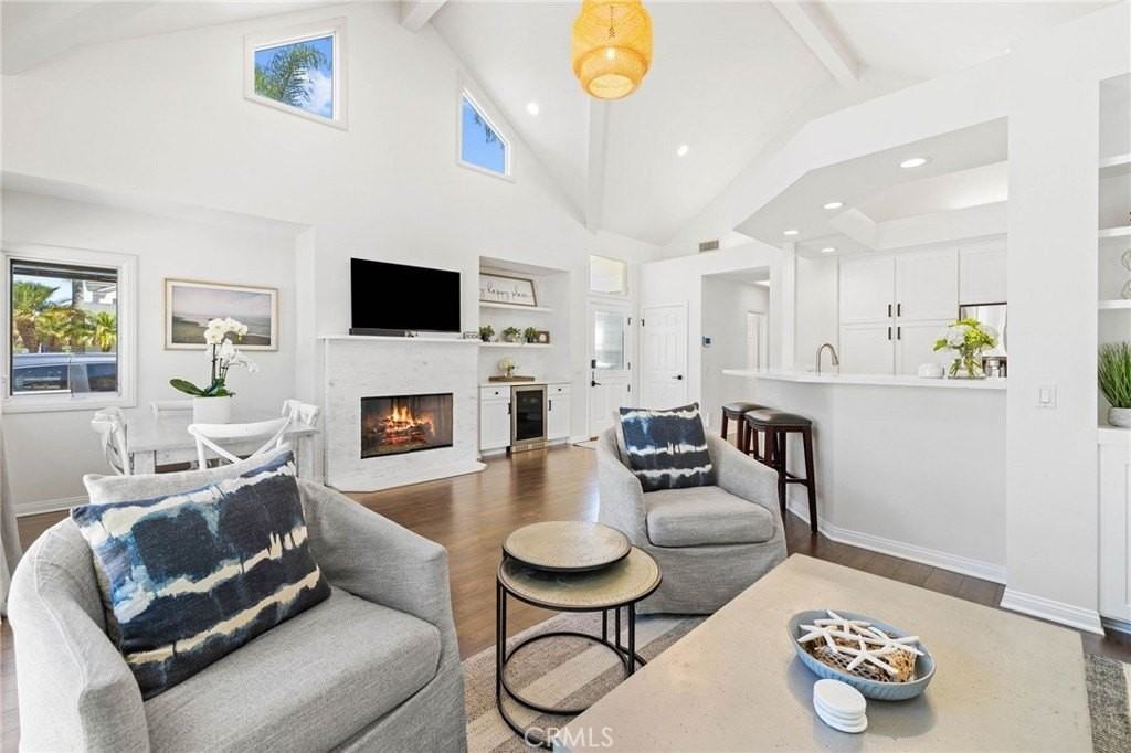 124 Garnet Ave - Photo 2 of 22