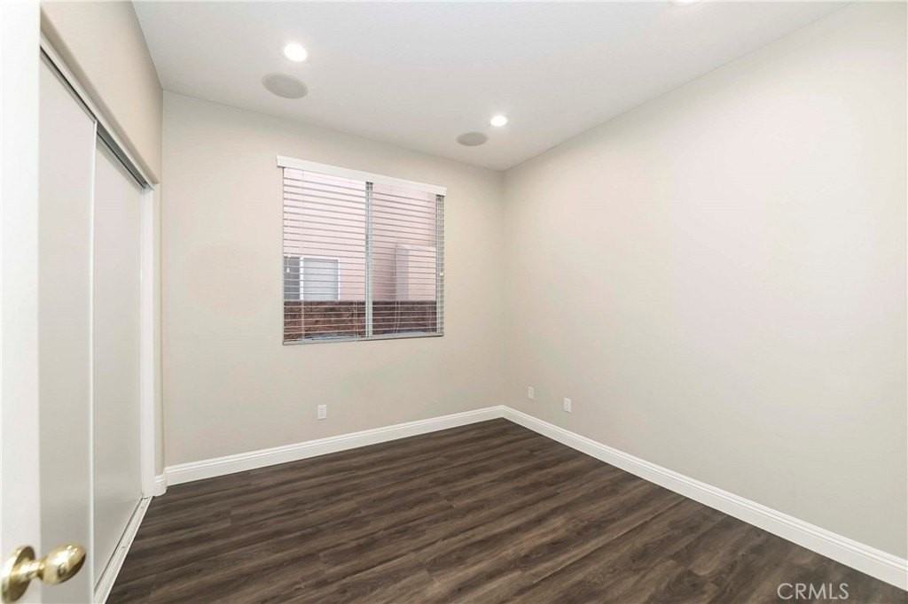 16252 Fieldcrest Ct - Photo 7 of 34