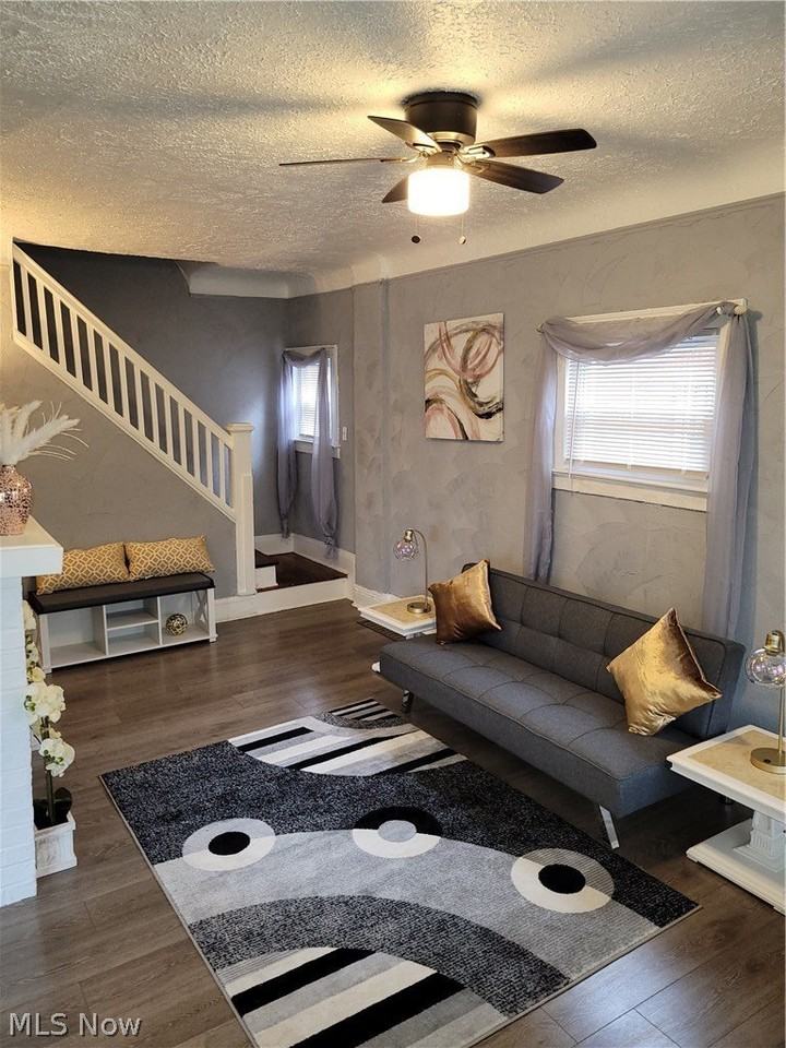 4083 E 143rd St - Photo 2 of 19