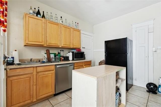 7322 Maple St - Photo 5 of 10