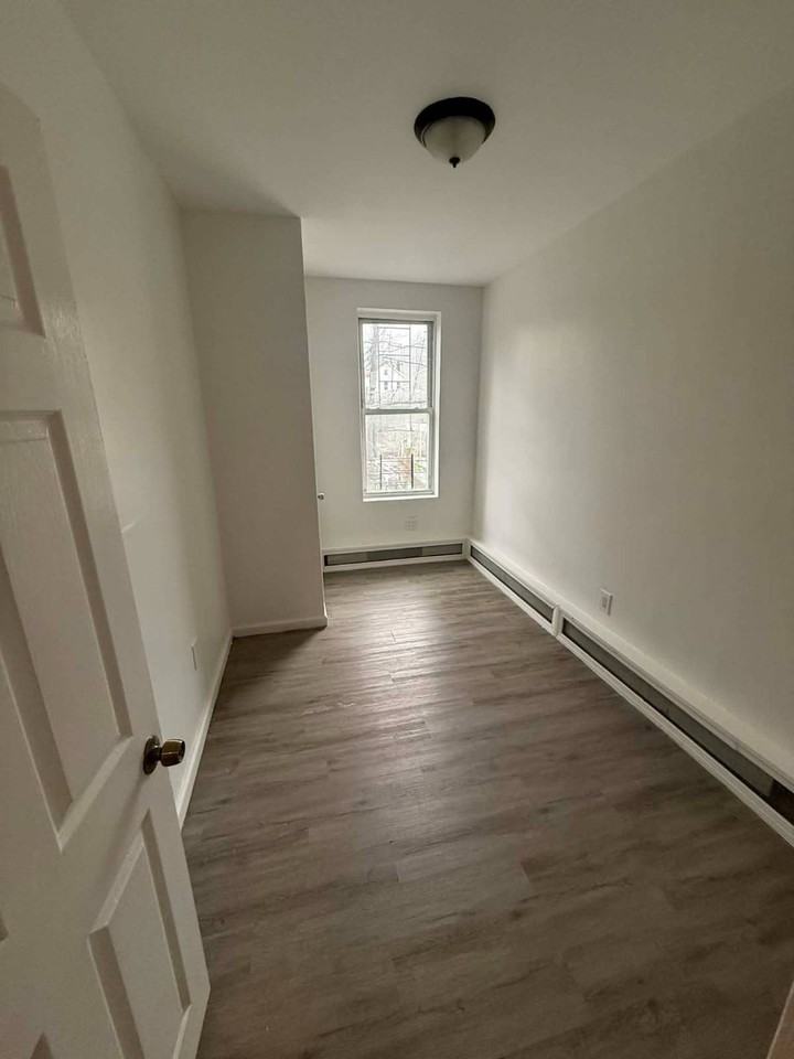 92 Fountain Ave - Photo 7 of 14