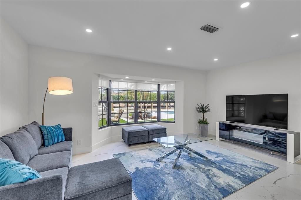 616 3rd Key Dr - Photo 4 of 34