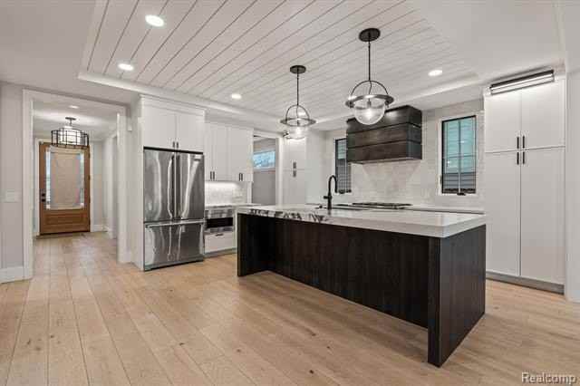 1479 Stanley Blvd - Photo 7 of 50