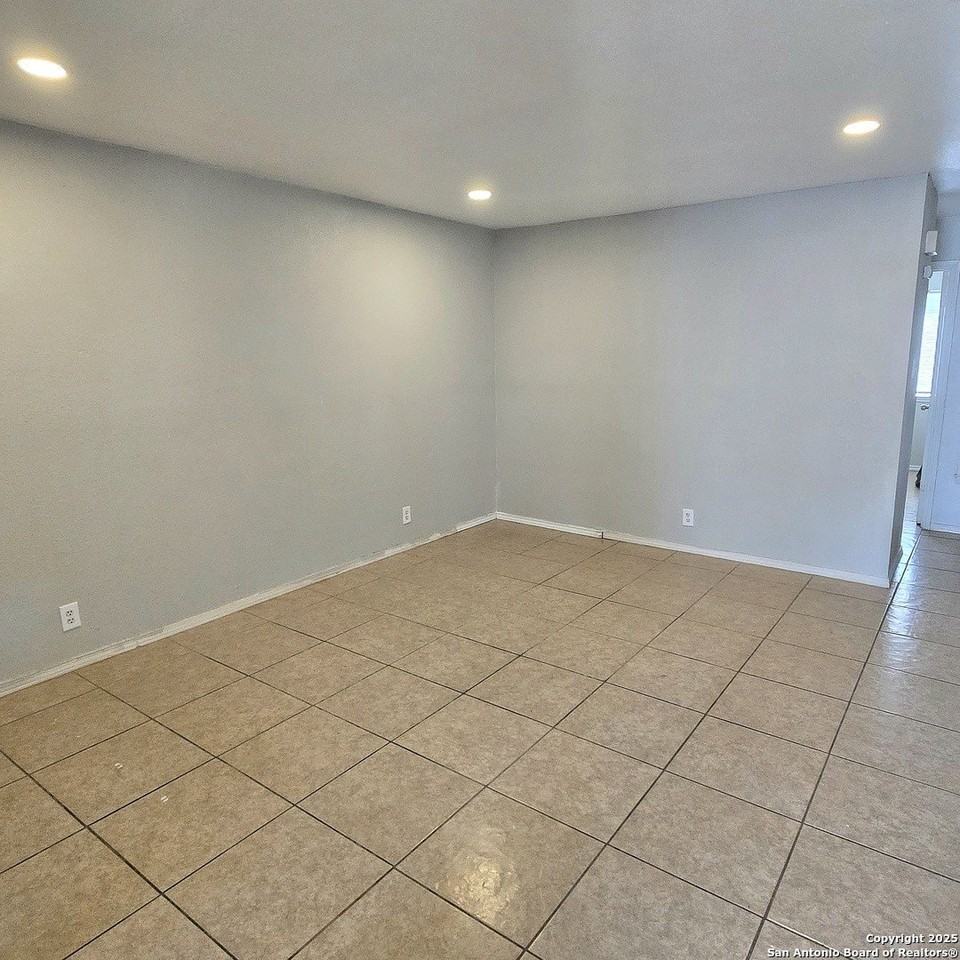 5209 Meadow Fld Apt 2 #2 - Photo 3 of 15