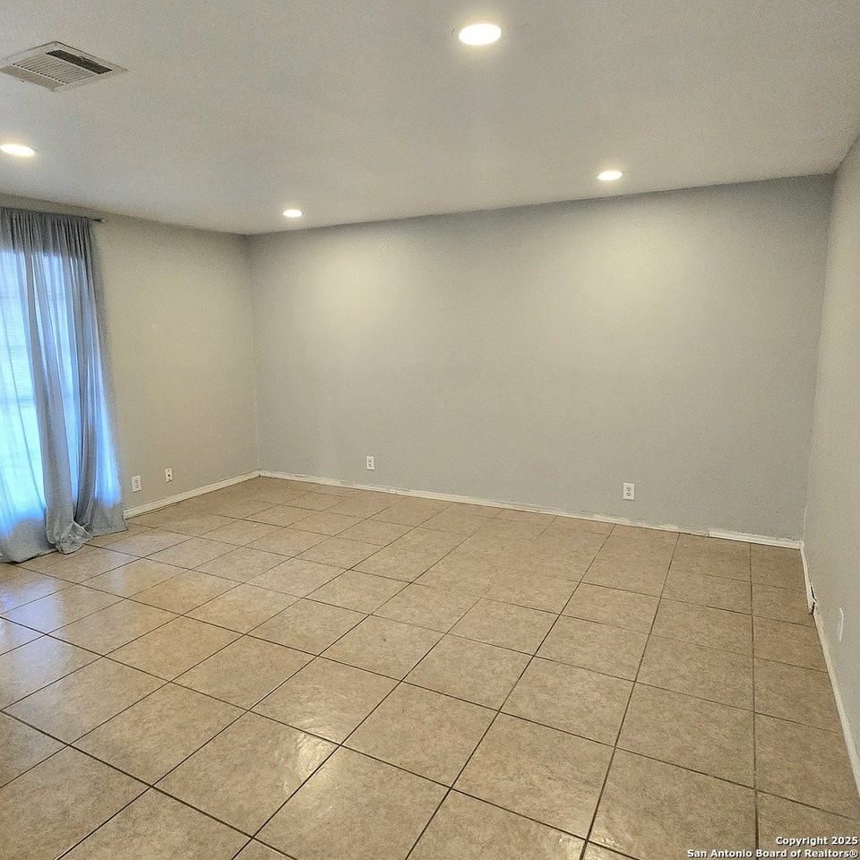 5209 Meadow Fld Apt 2 #2 - Photo 4 of 15