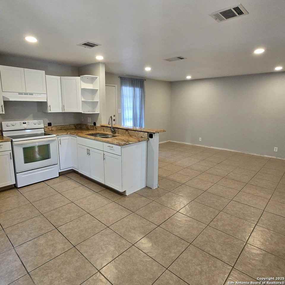 5209 Meadow Fld Apt 2 #2 - Photo 7 of 15