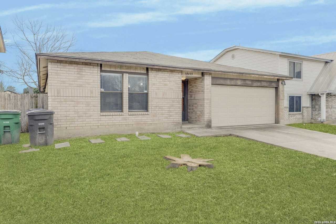 10435 Canyon Vlg - Photo 3 of 34