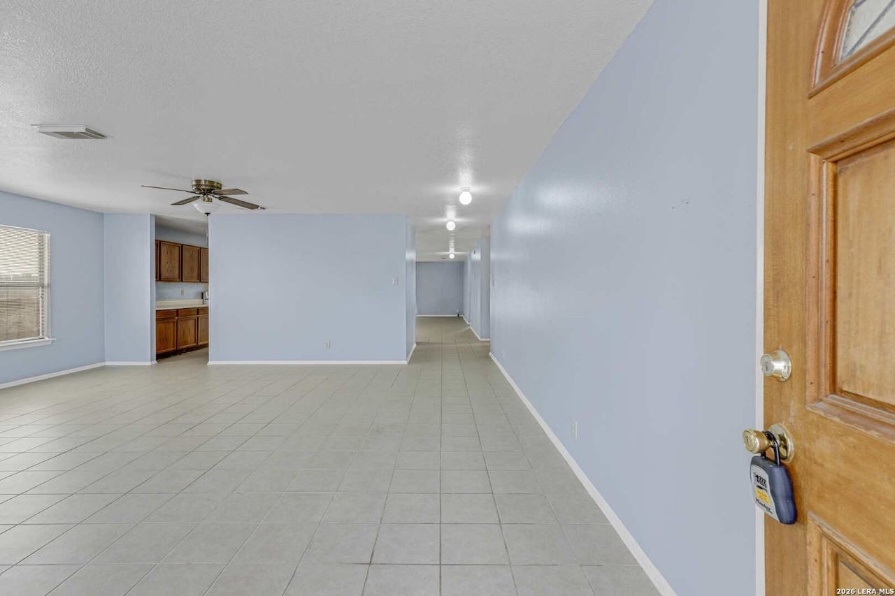 10435 Canyon Vlg - Photo 5 of 34