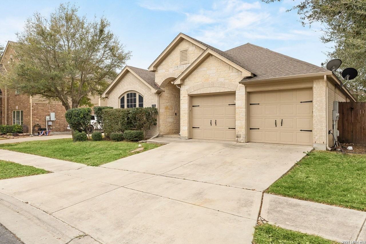 3038 Hidden Mdw - Photo 2 of 19