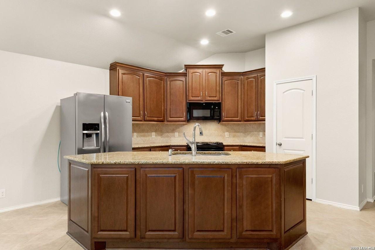 3038 Hidden Mdw - Photo 3 of 19