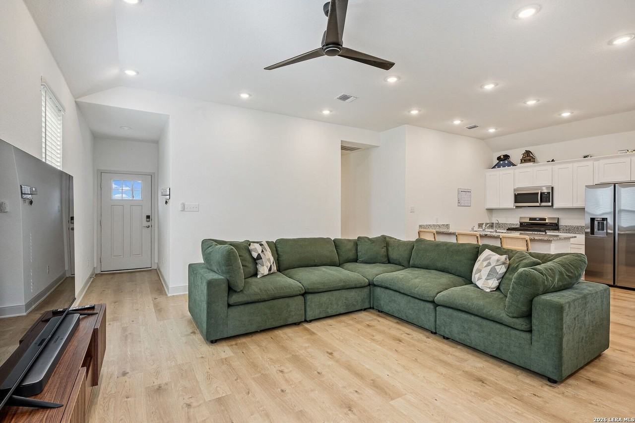 3610 Palmwood Ter - Photo 4 of 22