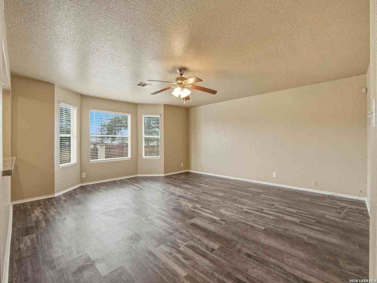 11003 War Emblem - Photo 5 of 29