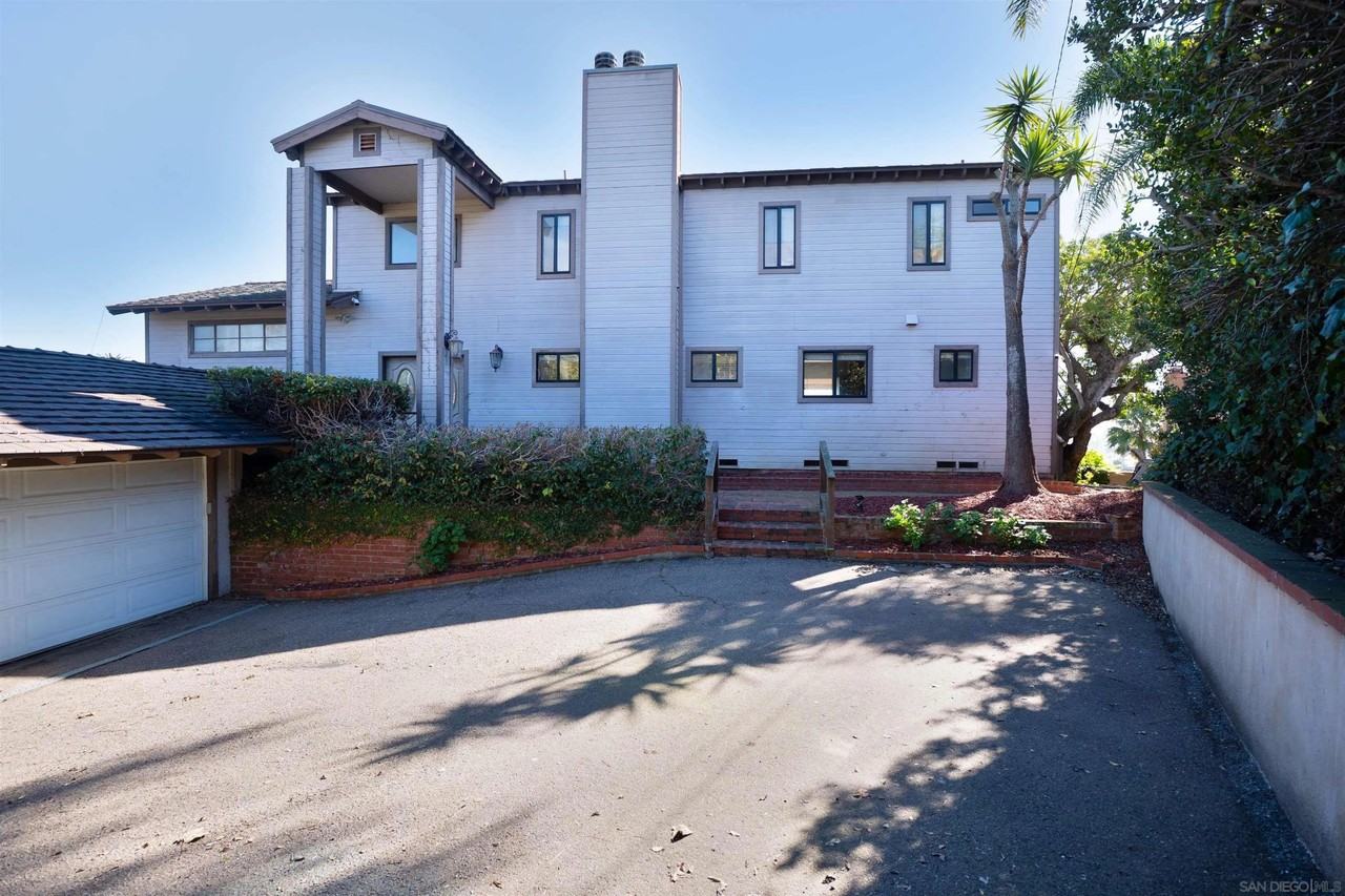 1341 Plum St - Photo 2 of 32