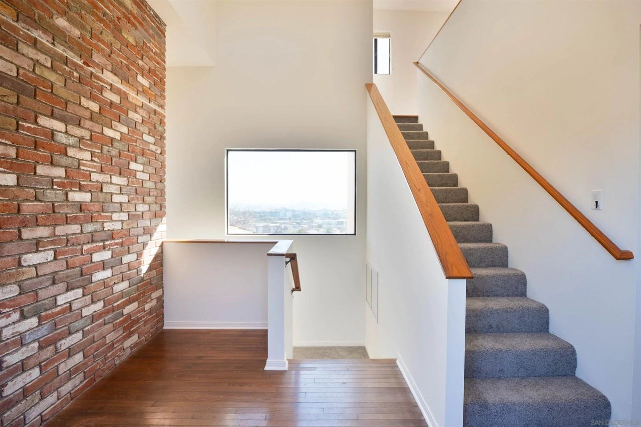 1341 Plum St - Photo 3 of 32