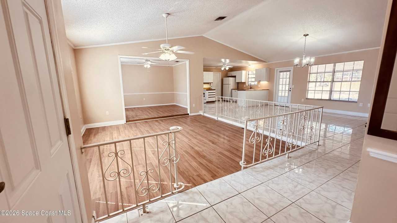 301 Nesbitt St Ne - Photo 5 of 50