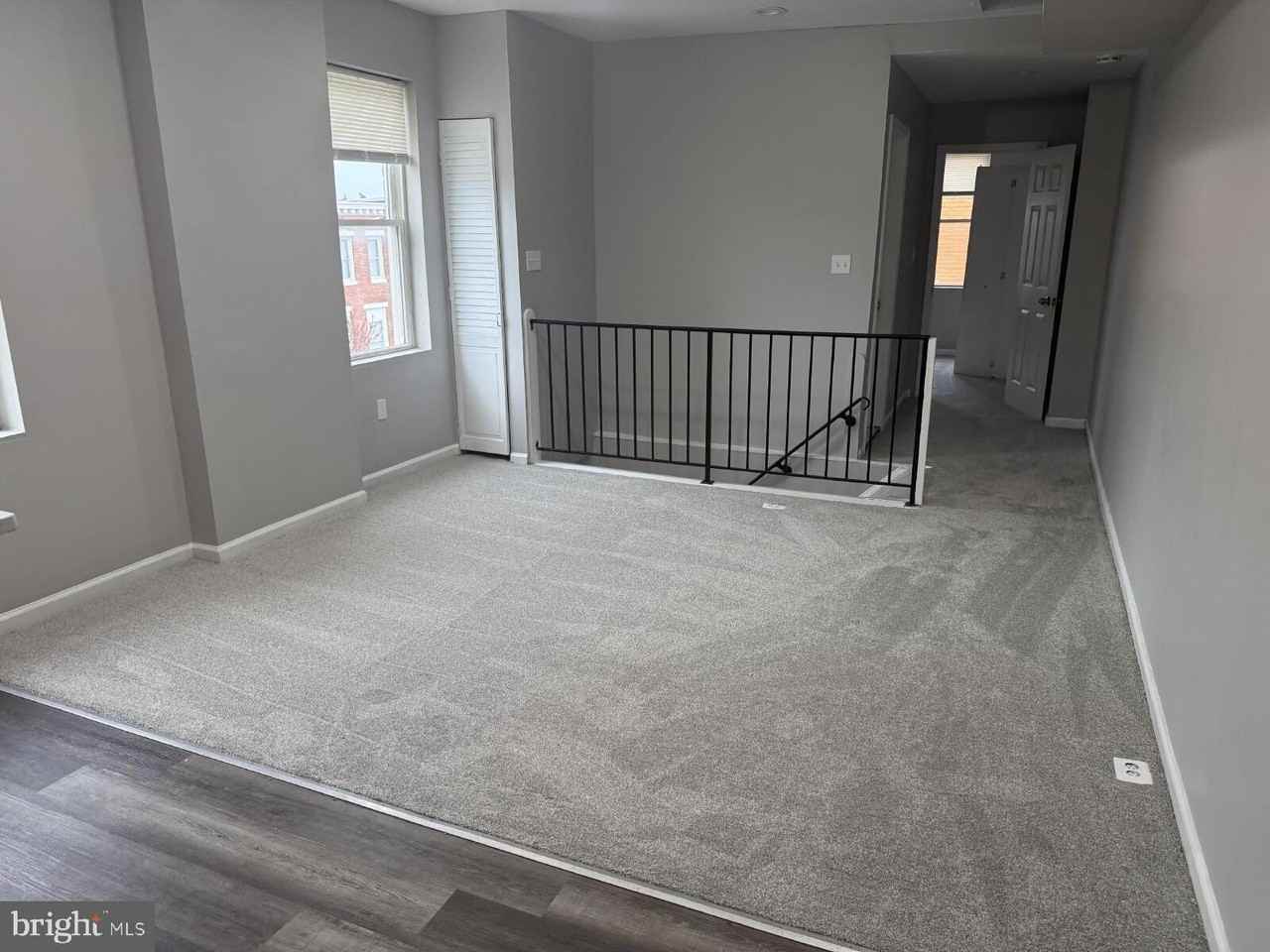 2643 E Madison St Apt B #B - Photo 2 of 4