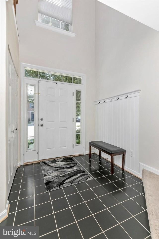 1742 Trestle St - Photo 4 of 50