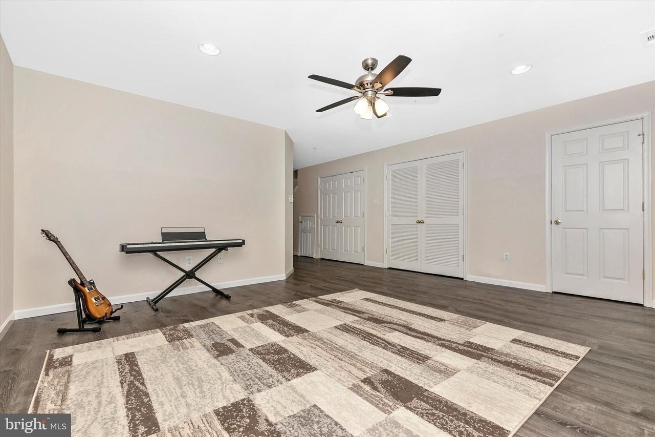 1742 Trestle St - Photo 7 of 50