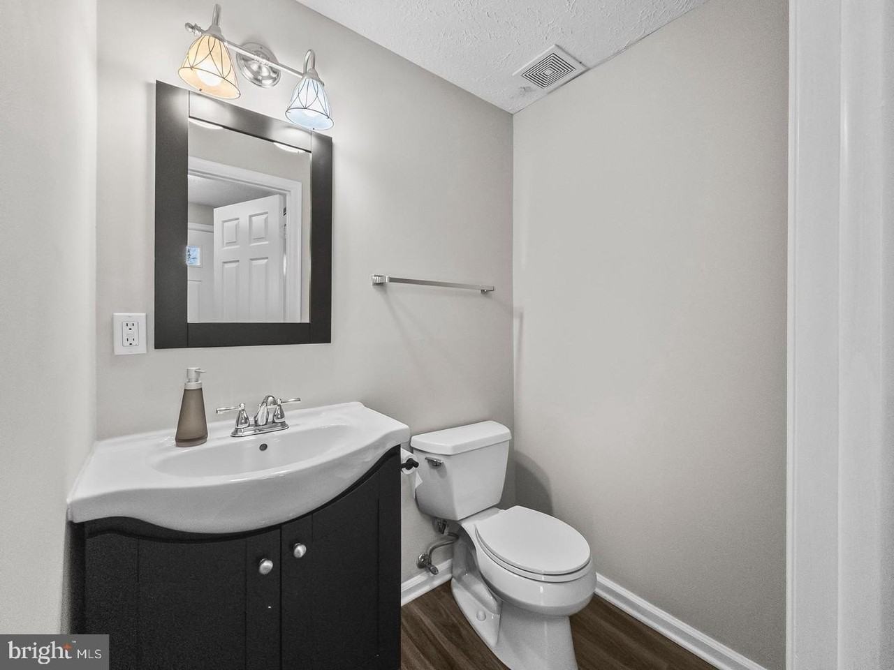 10110 Shelldrake Cir - Photo 6 of 34