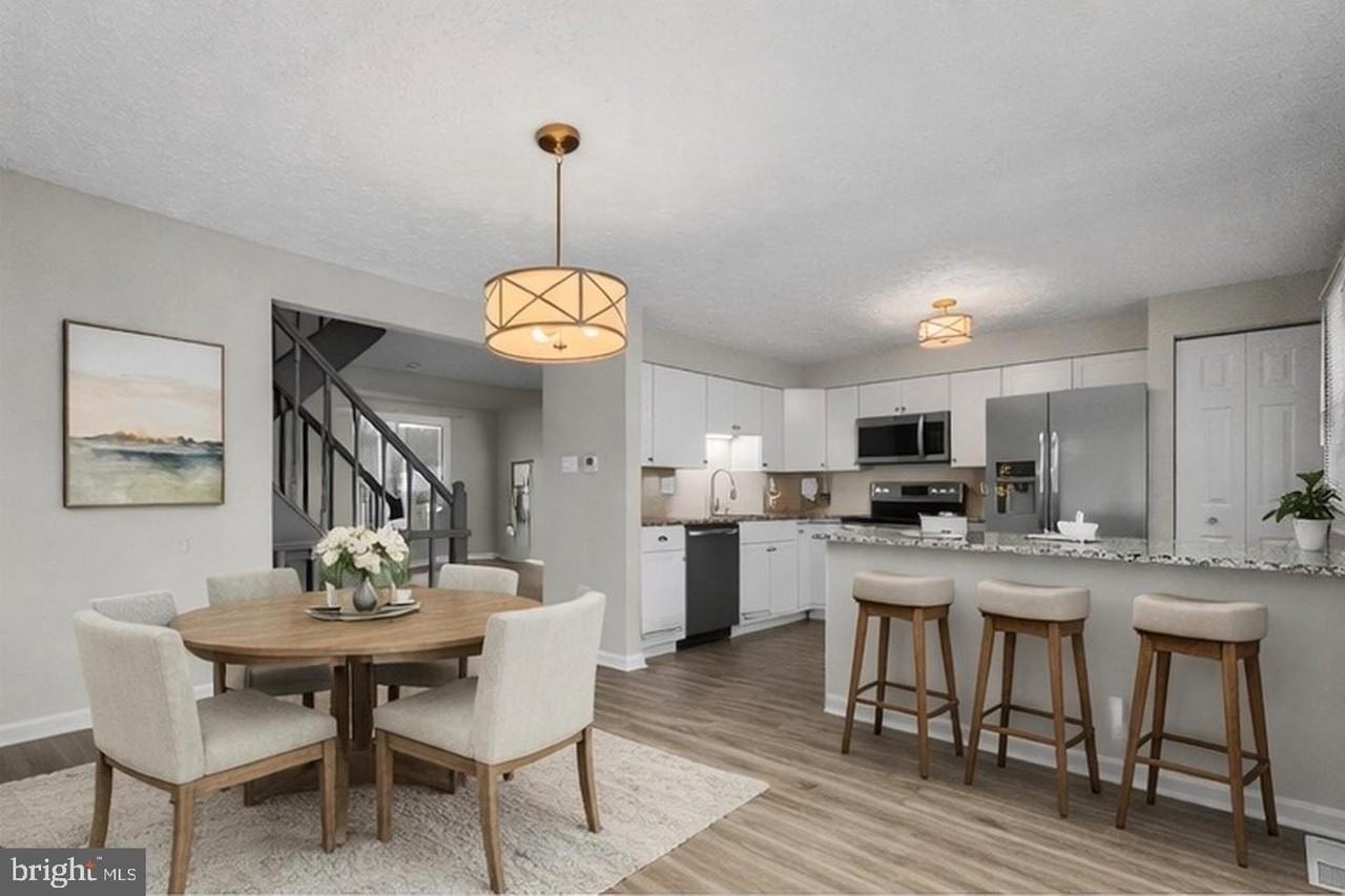 10110 Shelldrake Cir - Photo 7 of 34