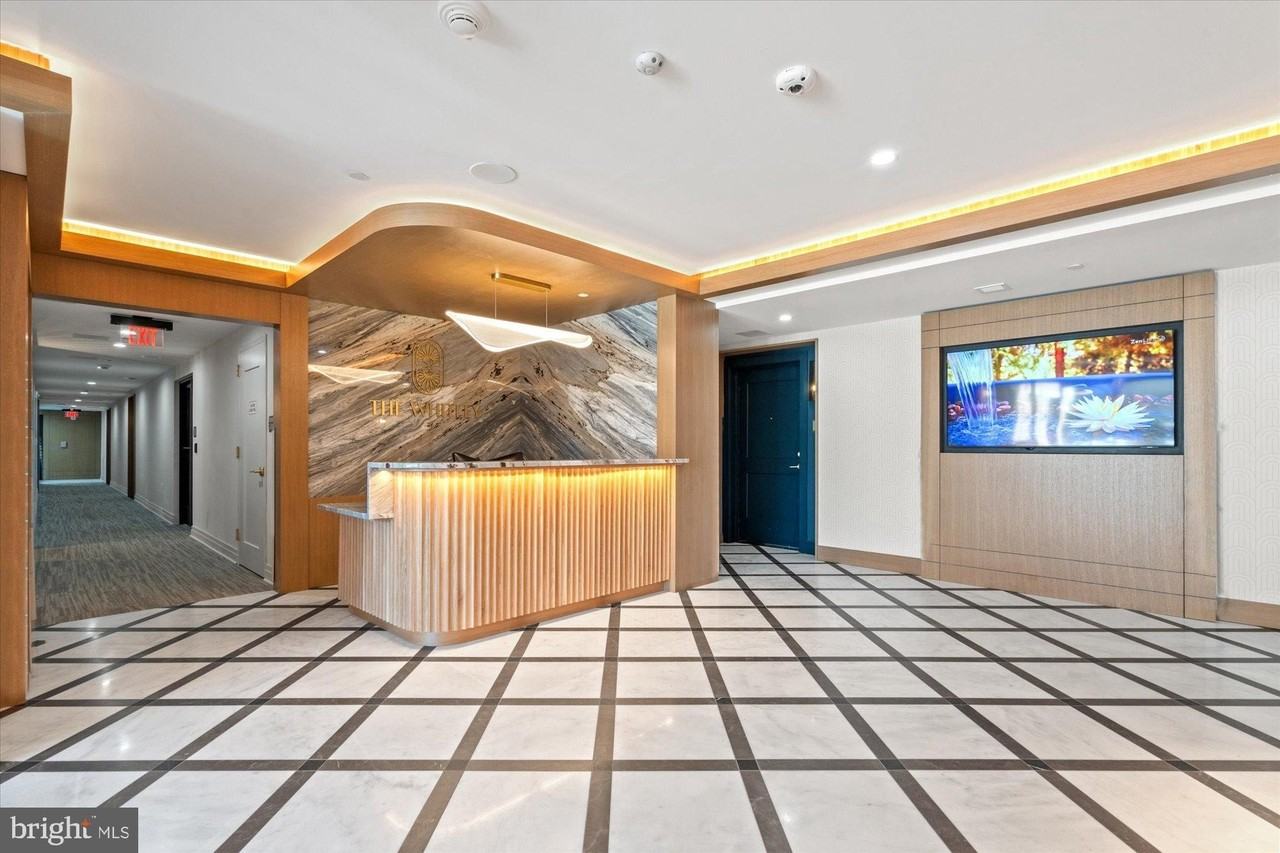 811 N Columbus St Unit 302 #302 - Photo 2 of 50