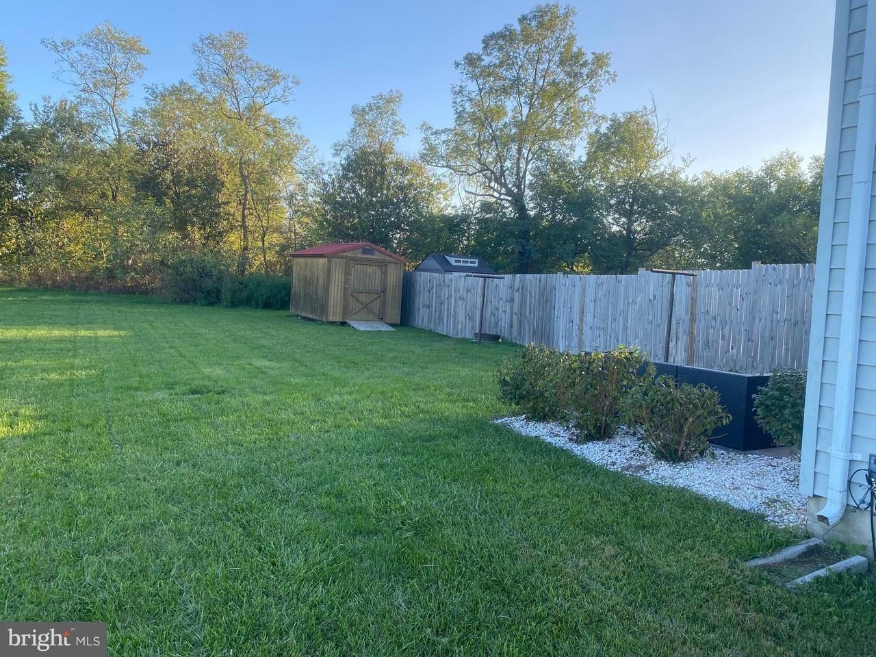 208 Hackberry Dr - Photo 7 of 24