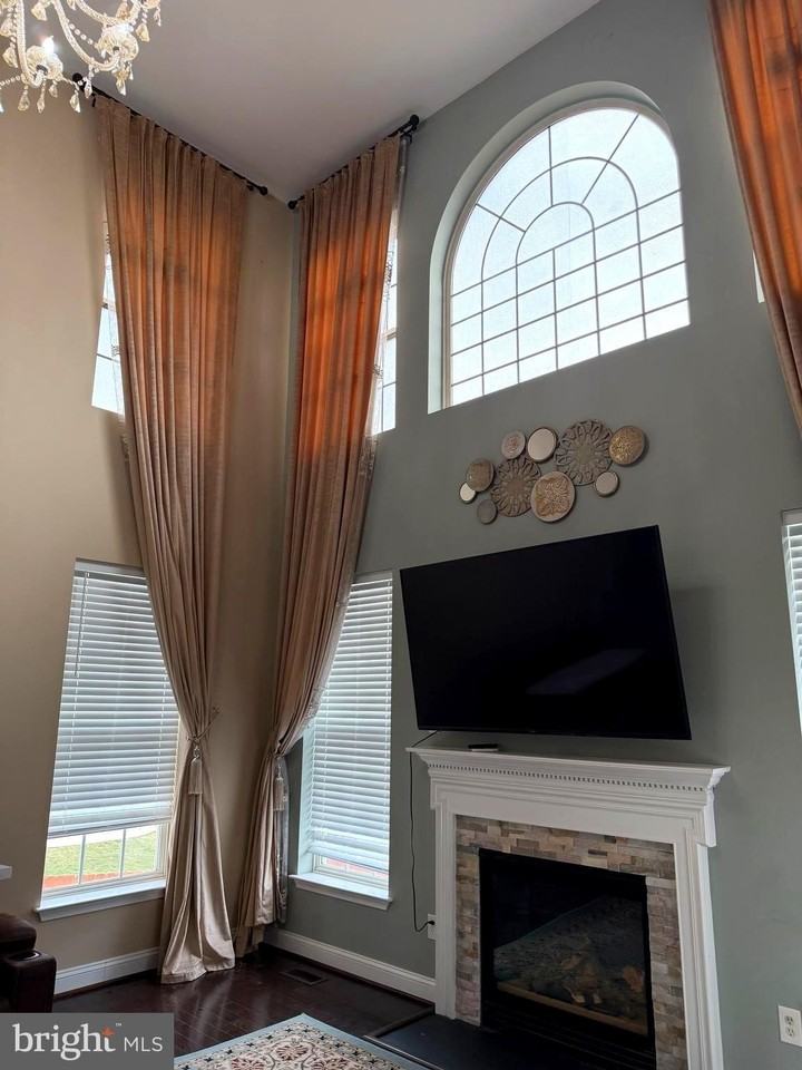 13580 Den Hollow Ct - Photo 3 of 50