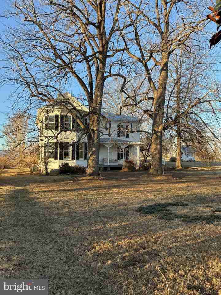 873 Hawlin Rd - Photo 2 of 50