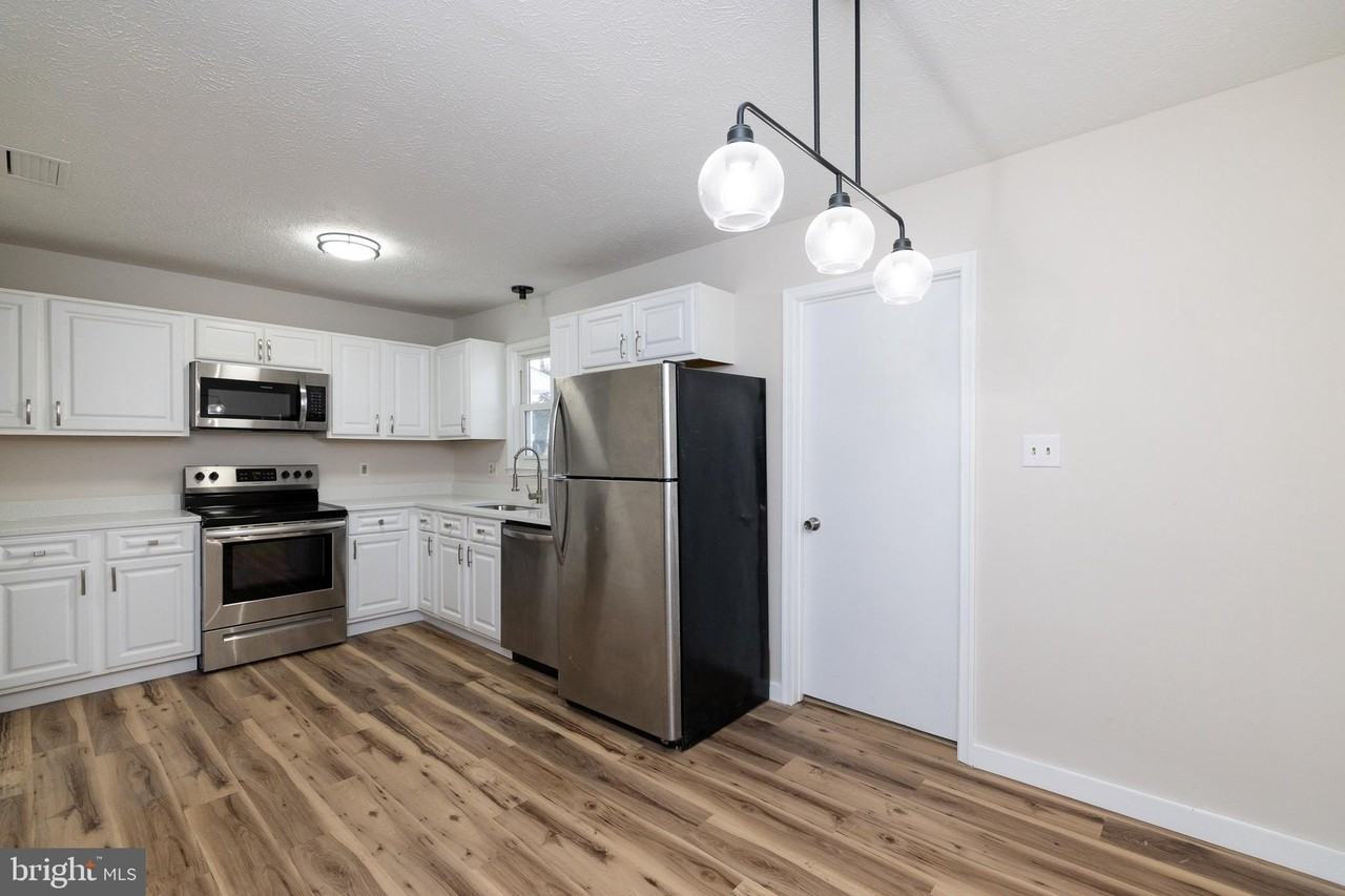 26 Jackson Ave Apt A - Photo 6 of 20