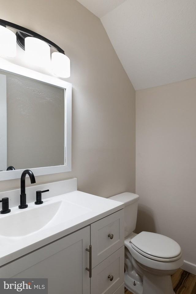 26 Jackson Ave Apt A - Photo 7 of 20