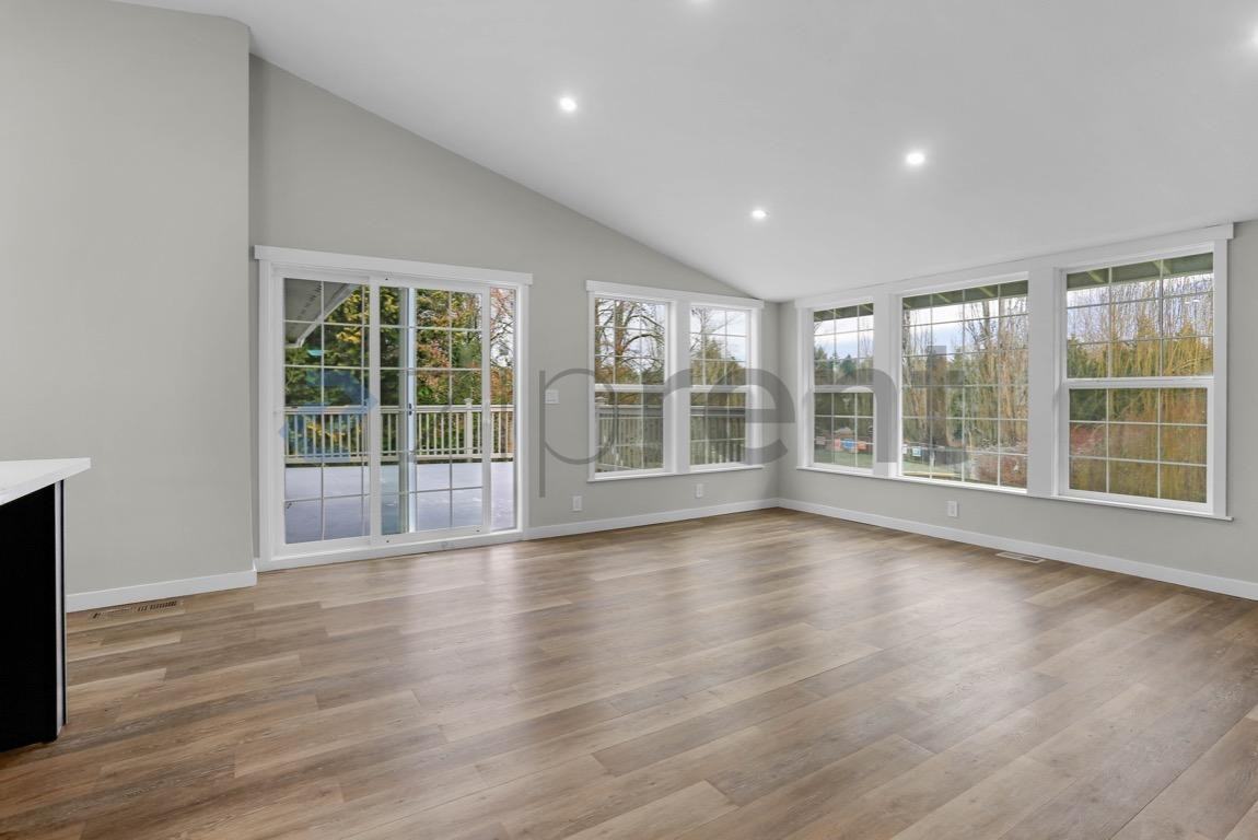 1020 151st Ave Se - Photo 5 of 24