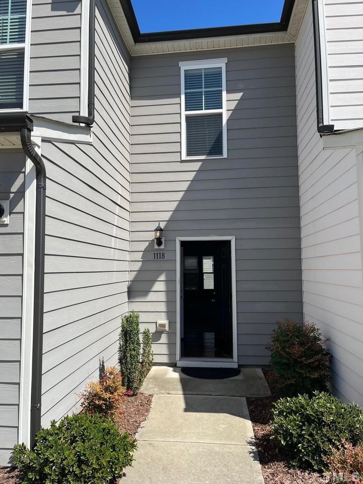 1118 Kudzu St - Photo 4 of 26