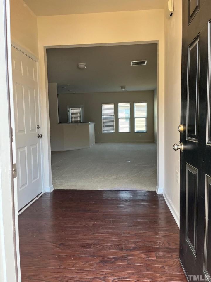 1118 Kudzu St - Photo 5 of 26