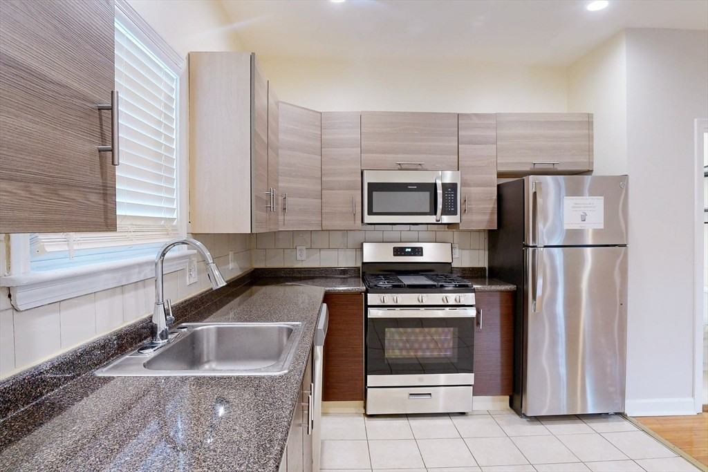 7 Estella St ##3 - Photo 2 of 17