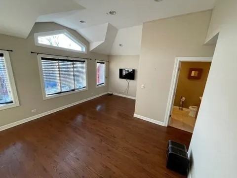 1914 S Morgan St - Photo 4 of 19