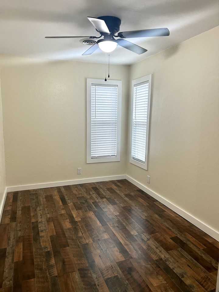 1307 B St Se #1 - Photo 6 of 14