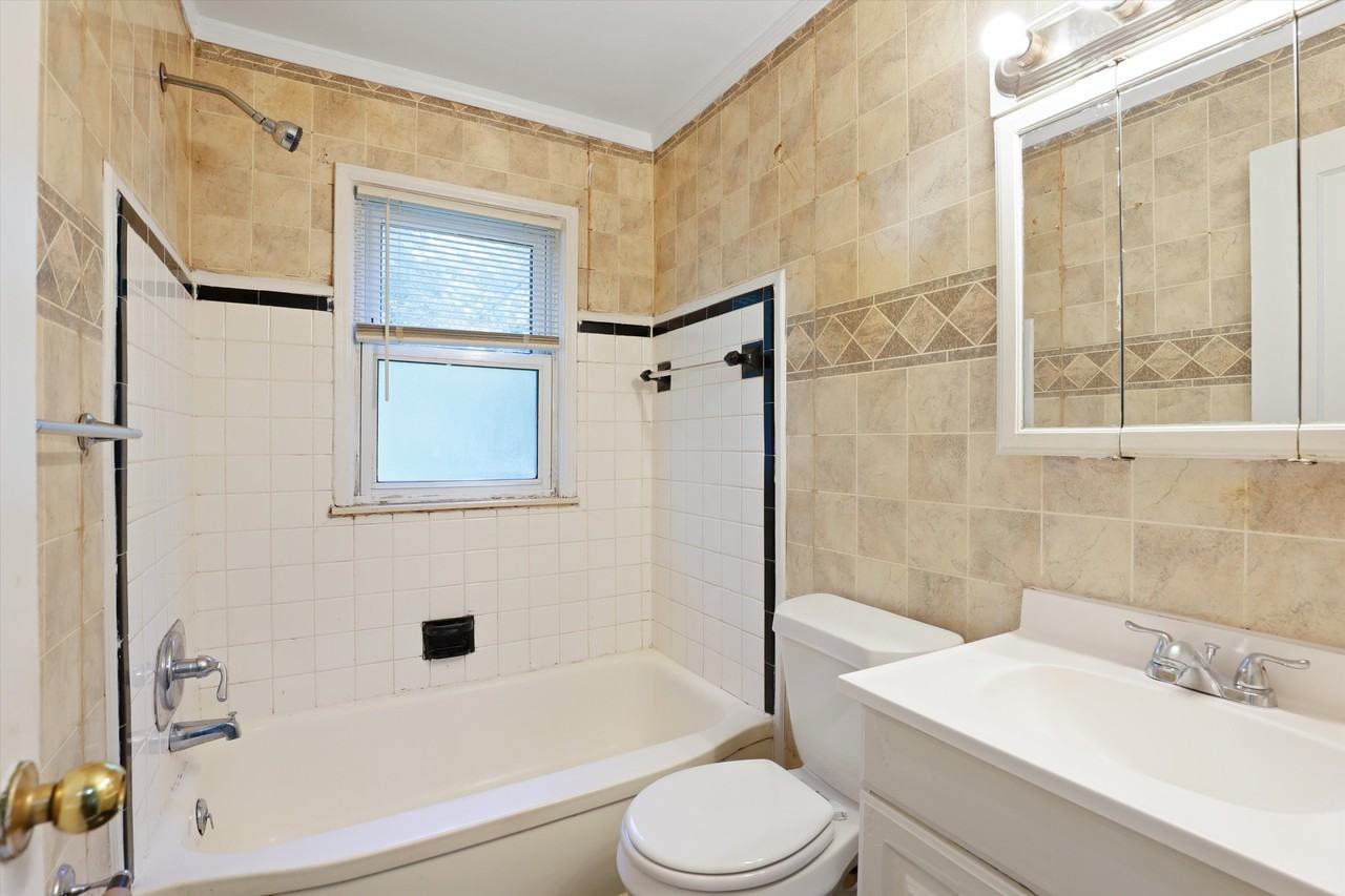 19329 Stahelin Ave #1 - Photo 3 of 11