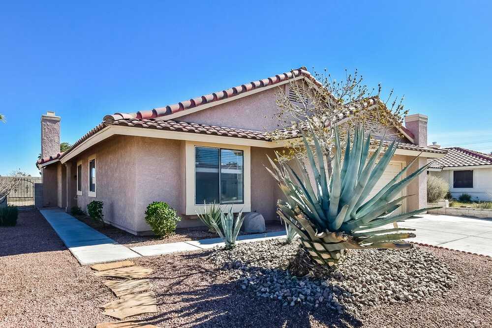 3990 Avocado Dr - Photo 3 of 16