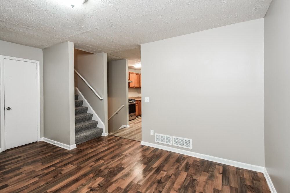 449 Strickland Ct - Photo 6 of 18