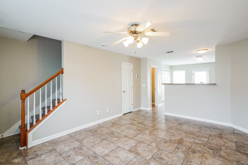 8013 Logan Dr - Photo 5 of 17