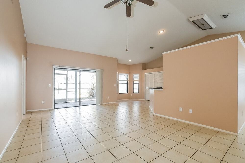 1501 Woodfield Oaks Dr - Photo 4 of 16