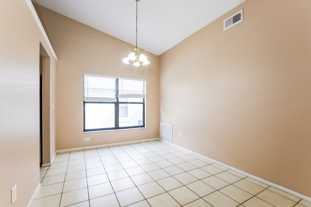 1501 Woodfield Oaks Dr - Photo 5 of 16