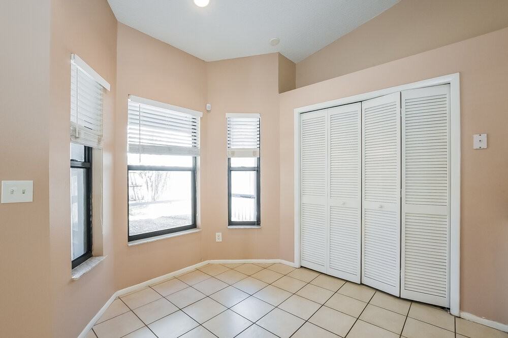 1501 Woodfield Oaks Dr - Photo 6 of 16