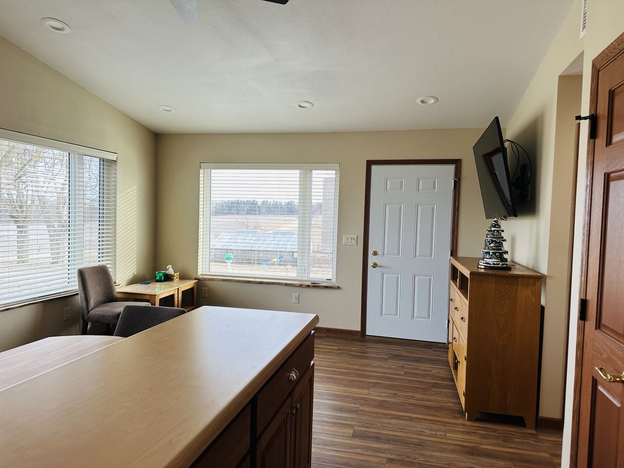 8102 N Scheider Rd #1 - Photo 5 of 19