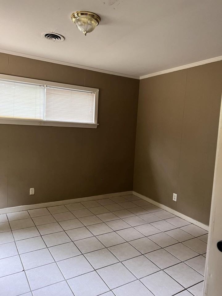 1618 Courthouse Rd #1 - Photo 5 of 22