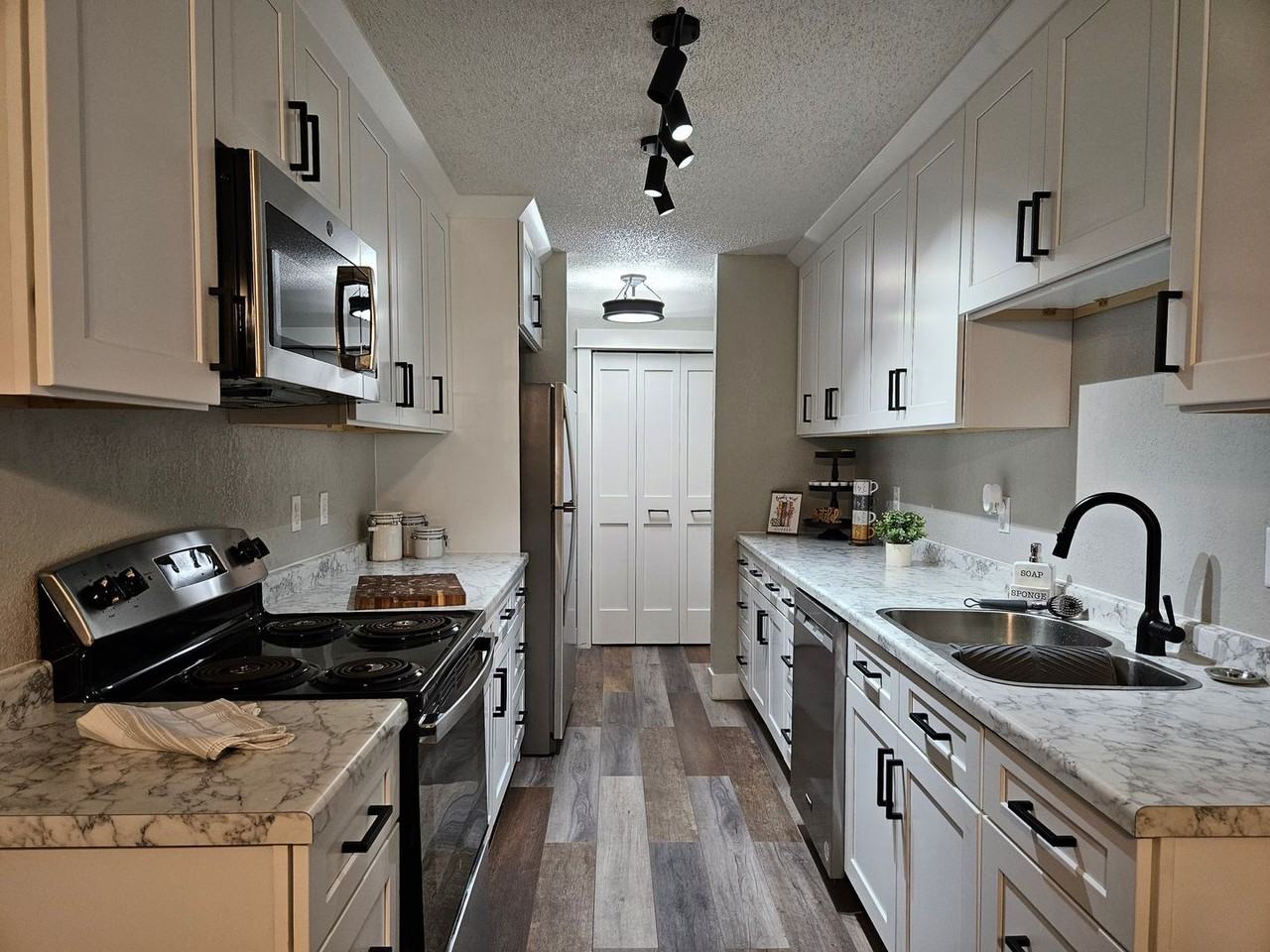 The Rock Apartments - Photo 6 of 42